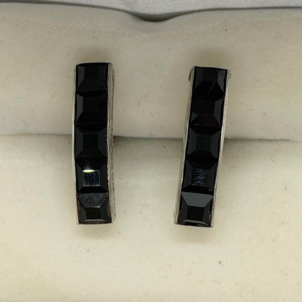 RARE Vintage Sterling Silver and Black Onyx Embossed Screw Back Earrings.